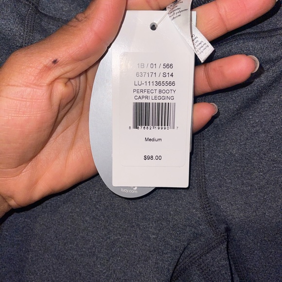 Lucy Perfect Booty Capri Leggings - Picture 6 of 7